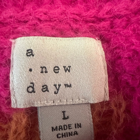 brand: a. new day pink sweater, with print, size: L - Picture 7 of 9